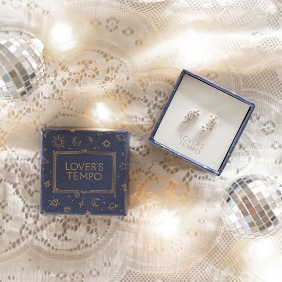 Climber Earrings - Picture 2 of 5